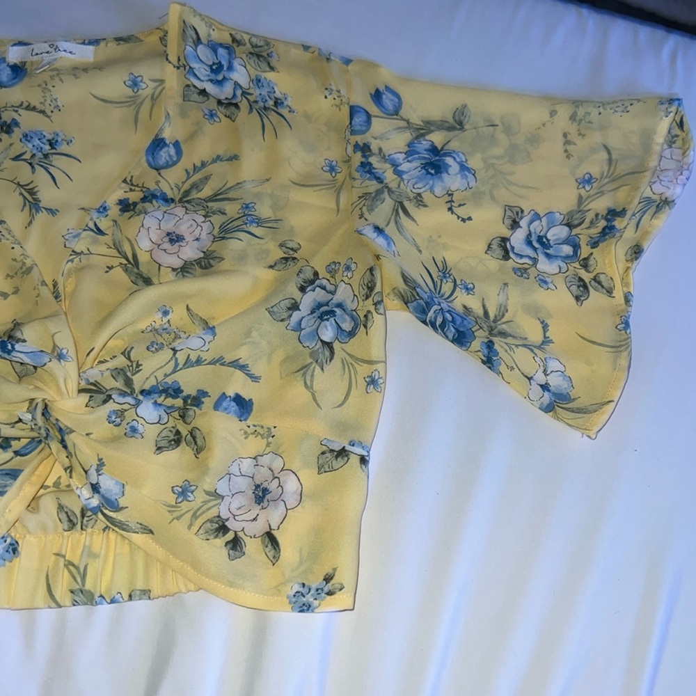Love Tree crop top - Picture 2 of 7